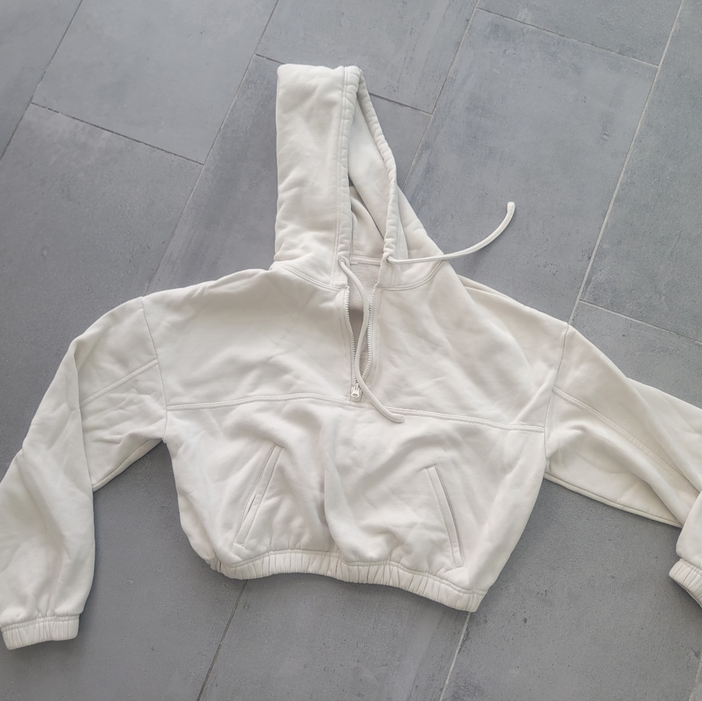Alo yoga sweatshirt